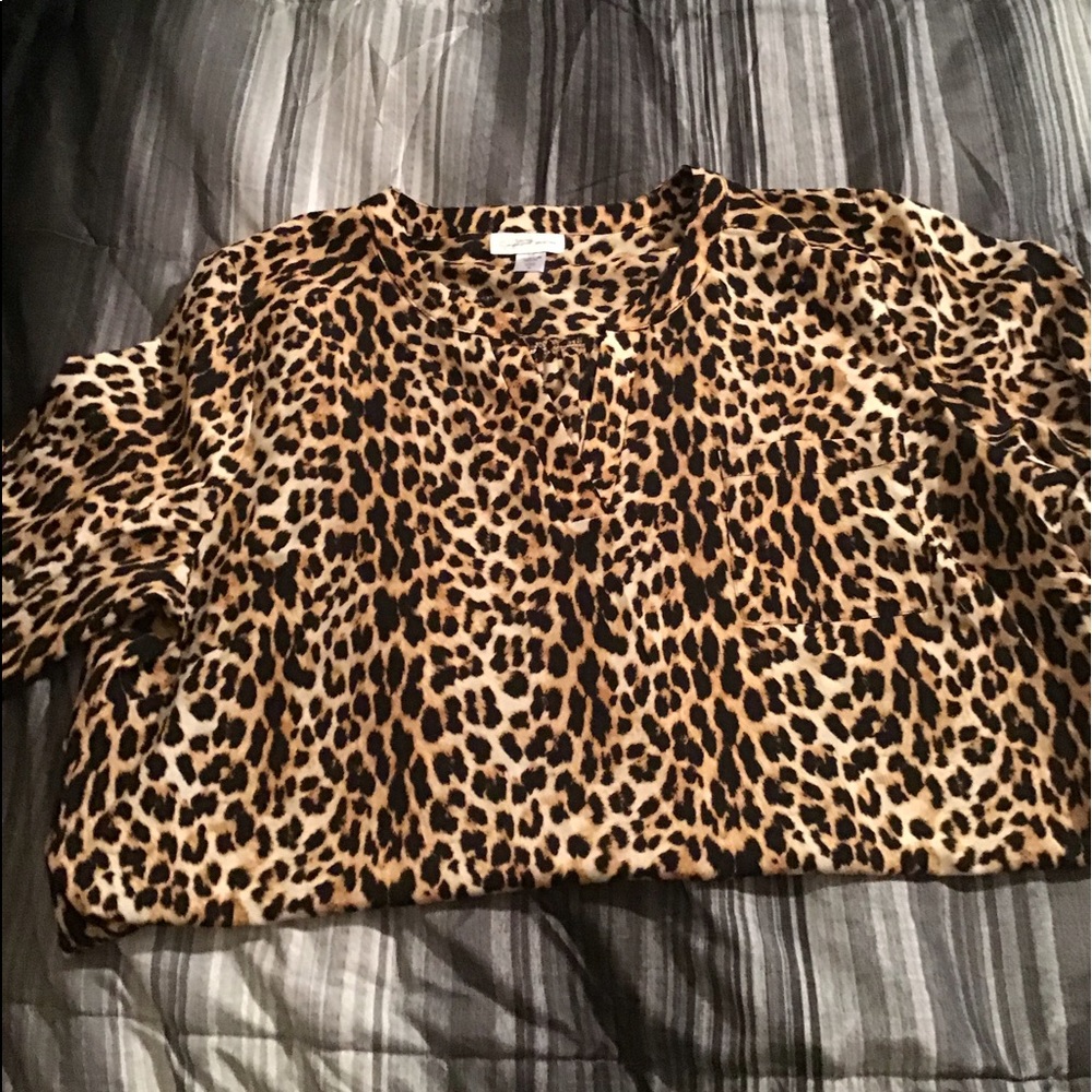 Jocelyn smith quarter sleeve high low top